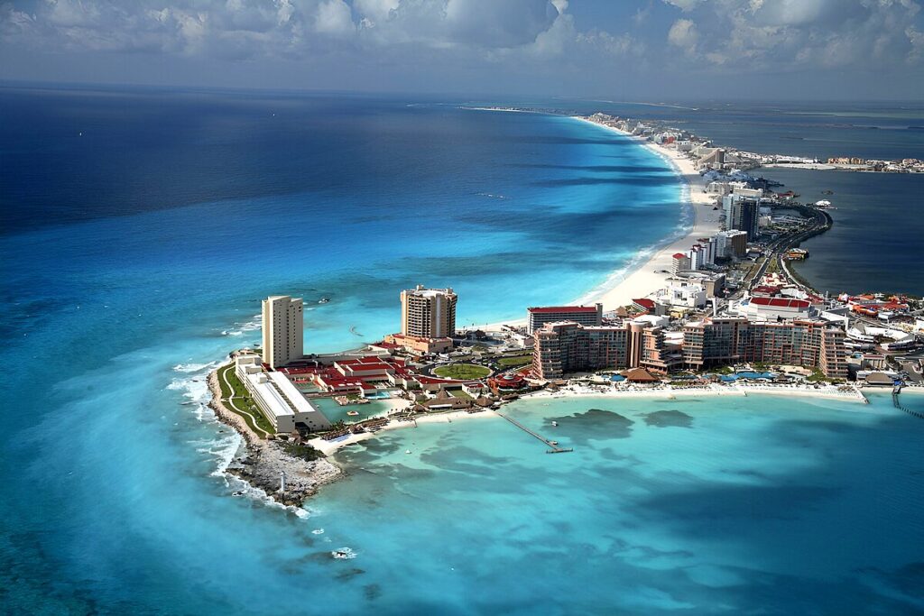Cancún es vibrante, moderna y muy popular