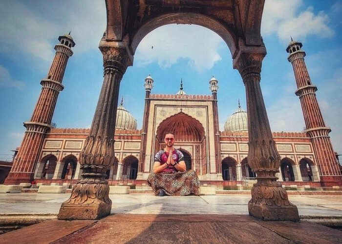 Travel in a private air-conditioned vehicle and avoid the hassle of hailing taxis or tuk-tuks. Check out the Jama Masjid, Qutub Minar, Humayun's Tomb, Chandni Chowk, Akshardham Temple, and other highlights