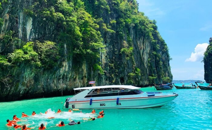 Visit the beautiful Phi Phi Islands on this speedboat tour from Phuket. Enjoy a hassle-free day, with round-trip transfers, lunch, refreshments, snorkeling gear, life jacket, and insurance all included.