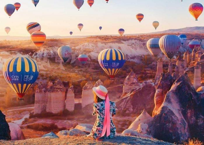 Travelers exploring Hagia Sophia, Cappadocia’s fairy chimneys, and Pamukkale’s white terraces during a guided 10-day private tour across Turkey
