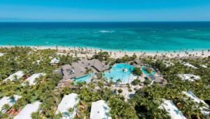 Bavaro Beach turquoise water and white sand