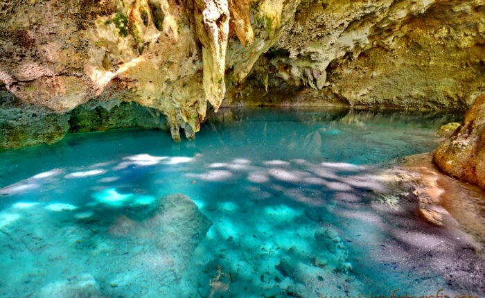 cueva los 3 ojos santo domingo